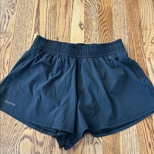Lululemon Women's Black Pace Crush High Rise Short 2.5” NWT Small